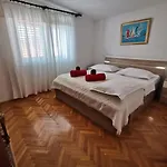 By The Sea Vinisce, Trogir - 4288 דירה Vinišće