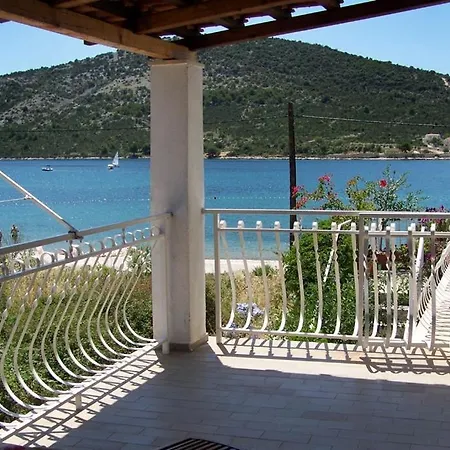 Apartamento By The Sea Vinisce, Trogir - 4288 *