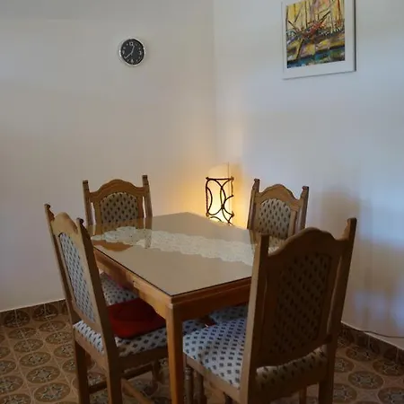 아파트 By The Sea Vinisce, Trogir - 4288 Vinišće