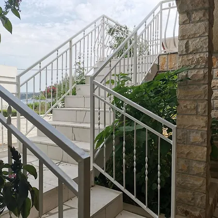 By The Sea Vinisce, Trogir - 4288 *