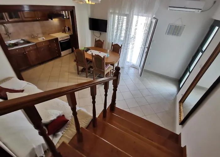 Apartamento By The Sea Vinisce, Trogir - 4288 Vinišće