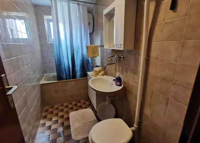 Apartamento By The Sea Vinisce, Trogir - 4288 *