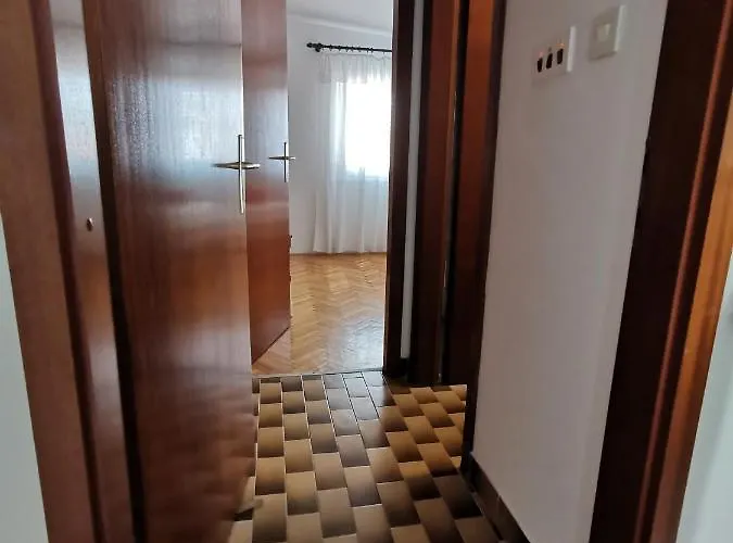 Apartamento By The Sea Vinisce, Trogir - 4288