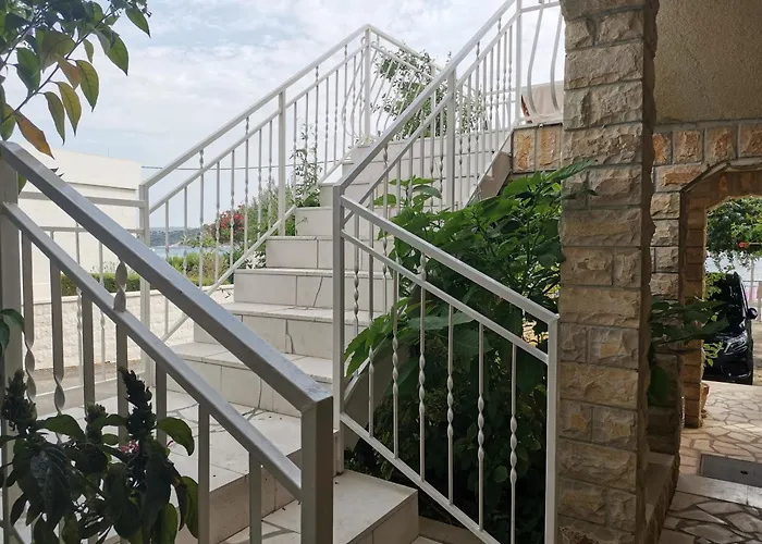 By The Sea Vinisce, Trogir - 4288 *