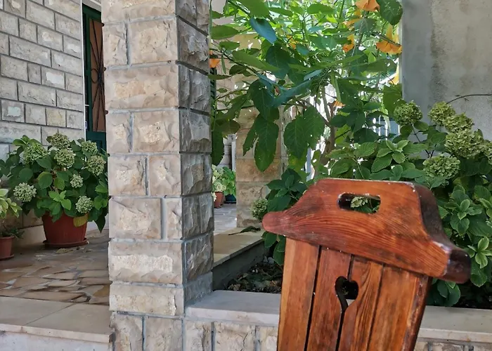 Apartamento By The Sea Vinisce, Trogir - 4288 *